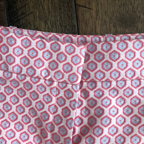Loft patterned shorts, size 6 - Picture 2 of 6